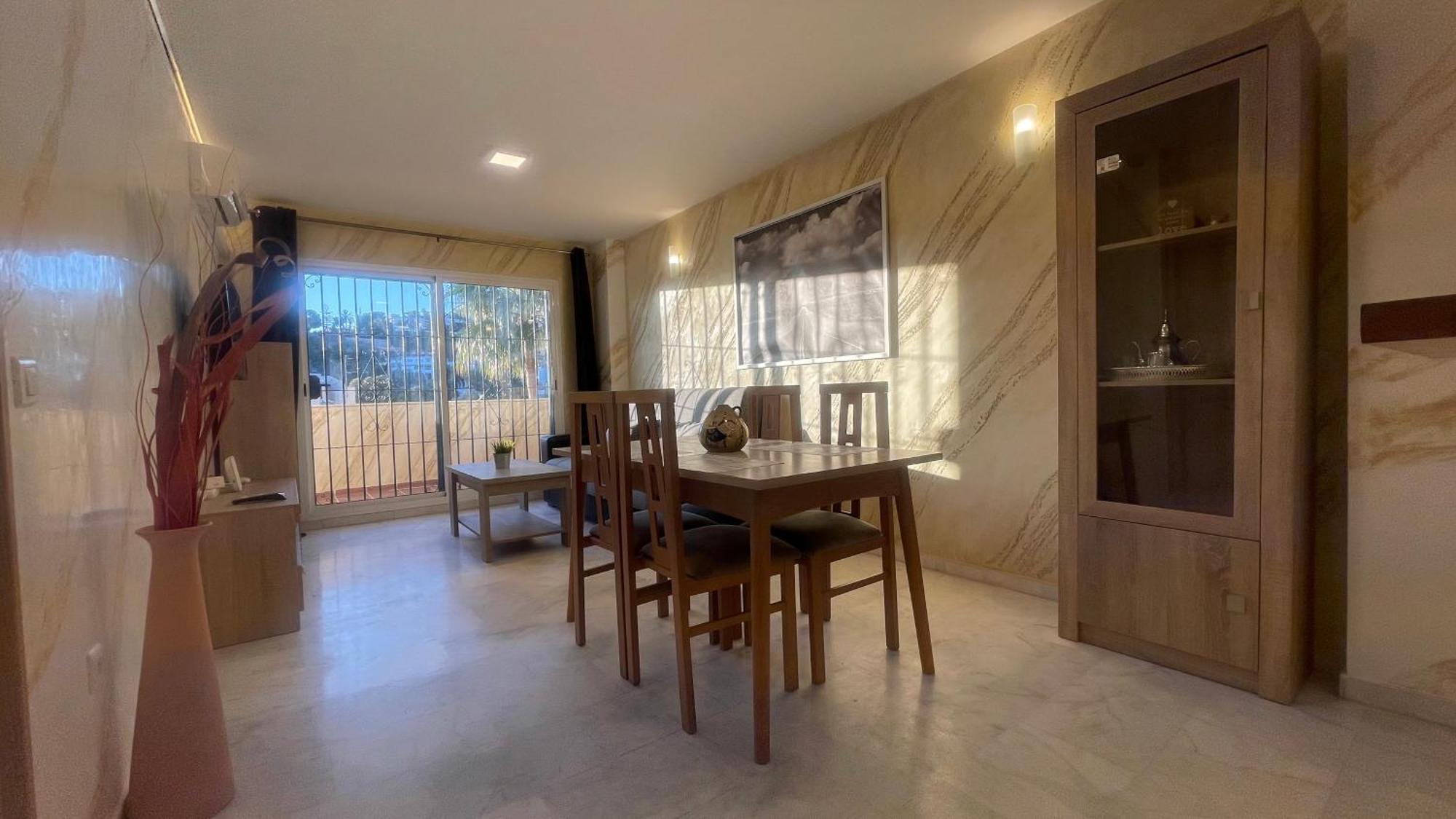 ベナルマデナApartamento Con Vista A La Piscinaアパートメント エクステリア 写真