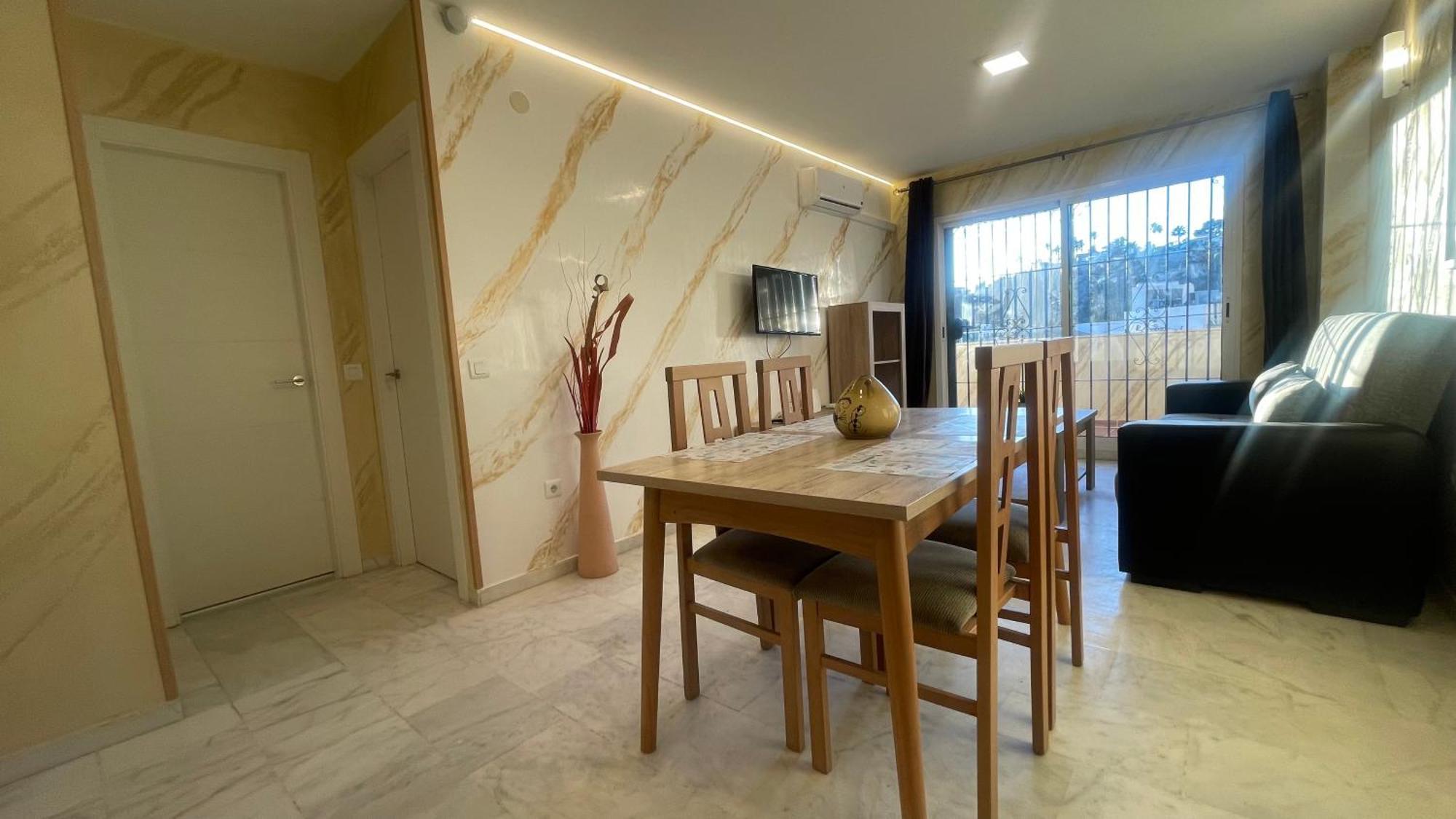 ベナルマデナApartamento Con Vista A La Piscinaアパートメント エクステリア 写真
