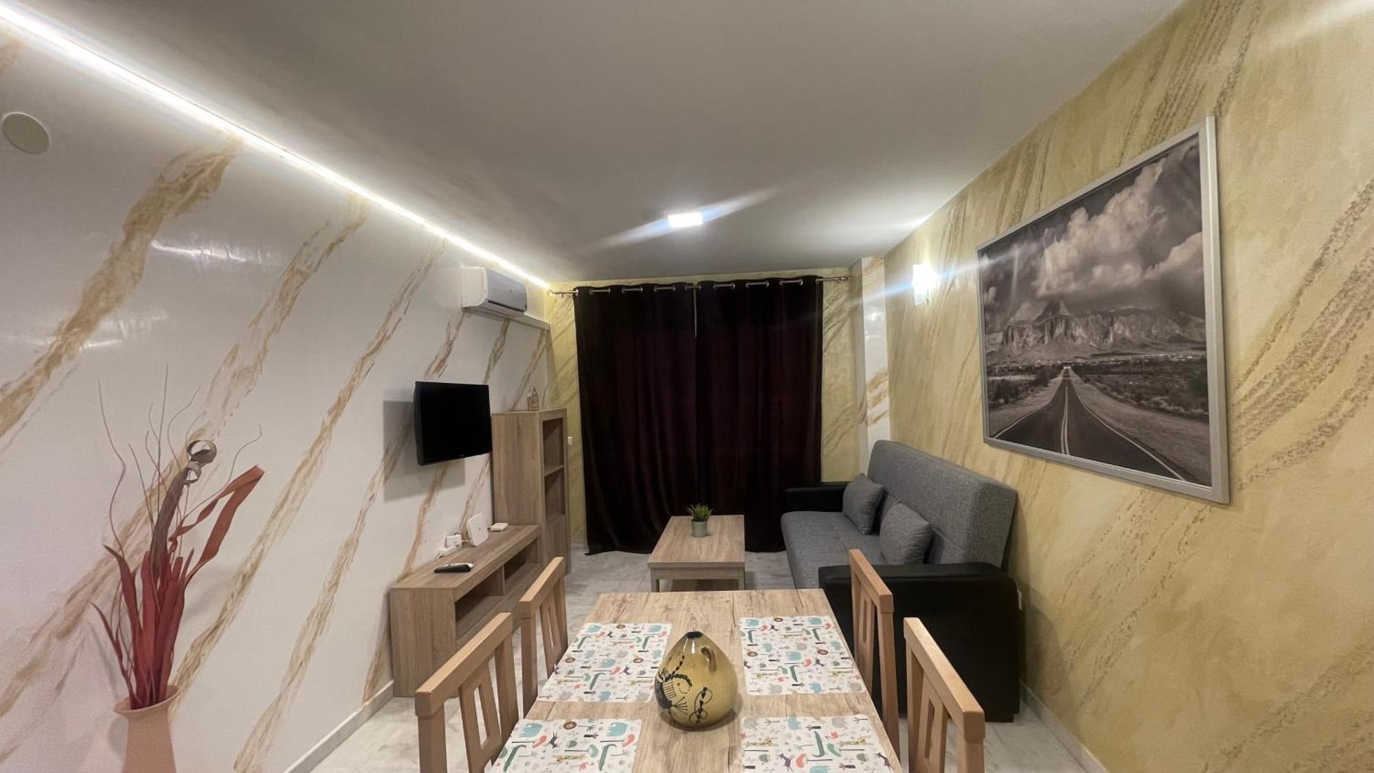 ベナルマデナApartamento Con Vista A La Piscinaアパートメント エクステリア 写真